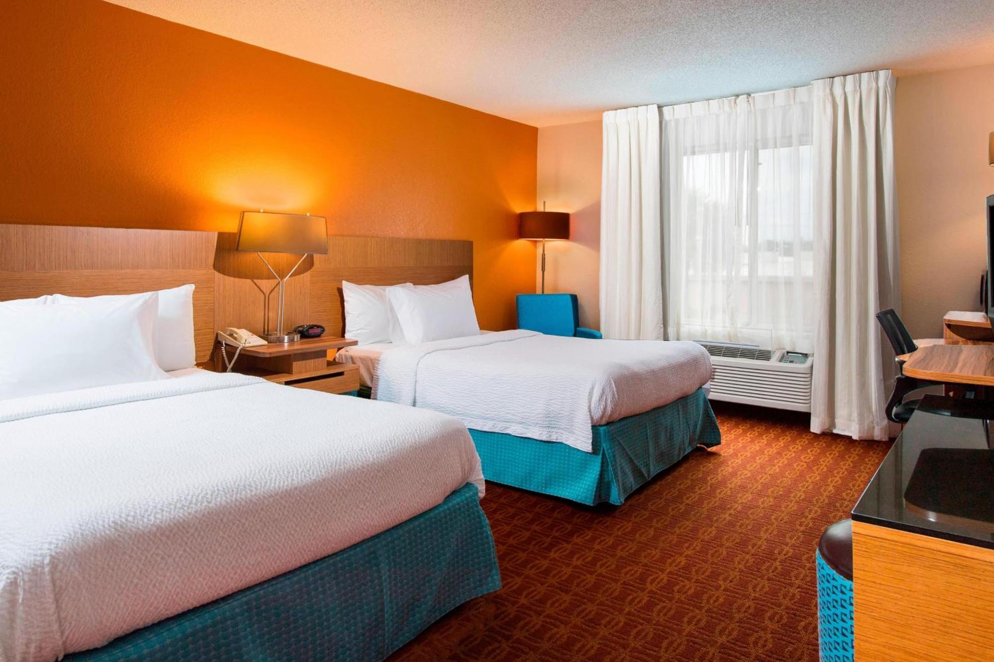 Fairfield Inn & Suites By Marriott Fort Myers Cape Coral Cypress Lake Buitenkant foto