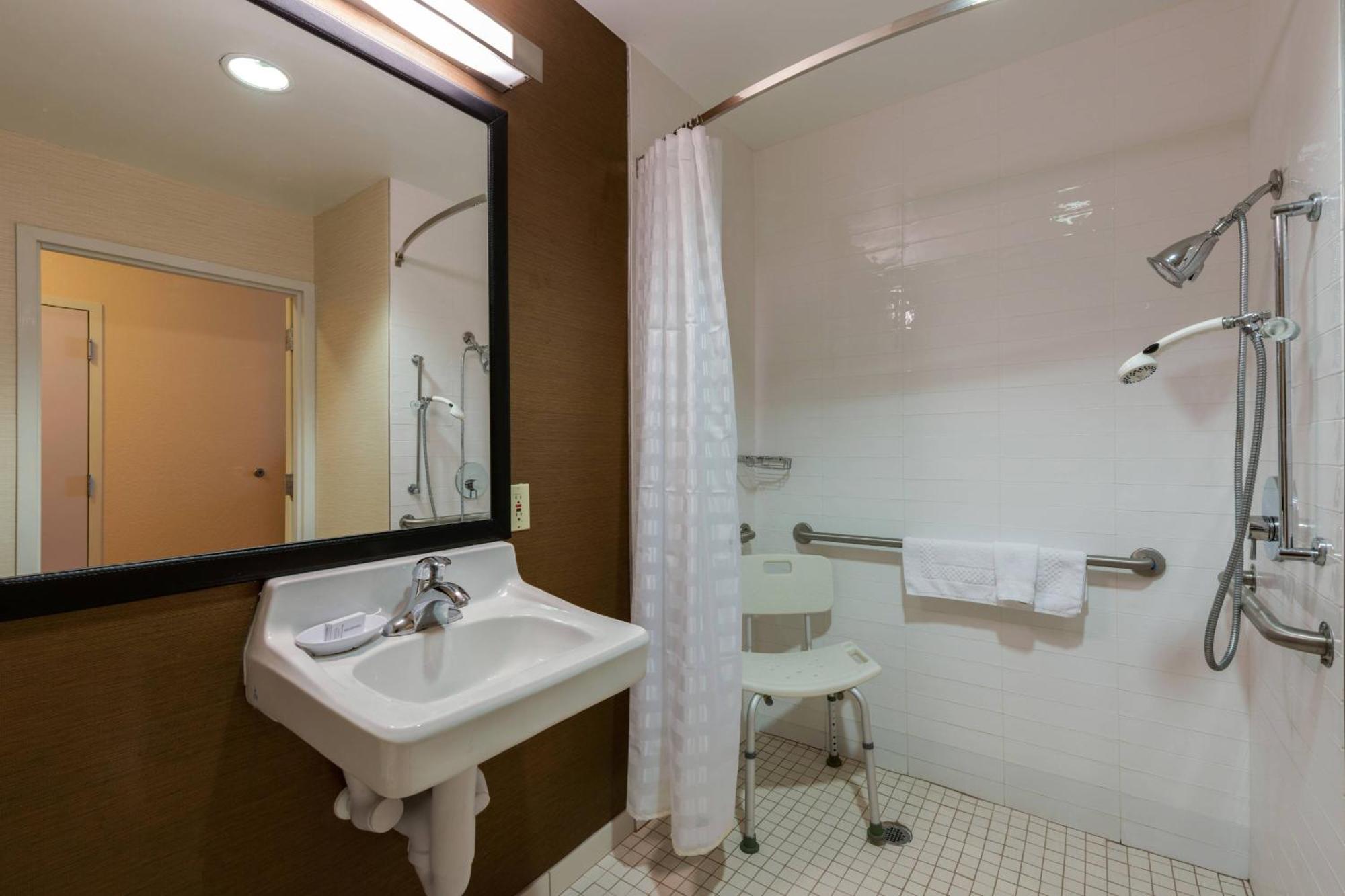 Fairfield Inn & Suites By Marriott Fort Myers Cape Coral Cypress Lake Buitenkant foto