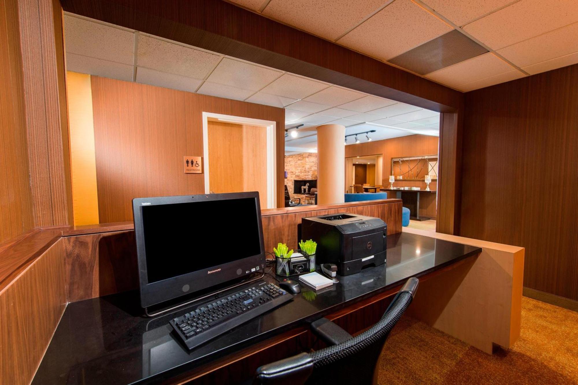 Fairfield Inn & Suites By Marriott Fort Myers Cape Coral Cypress Lake Buitenkant foto