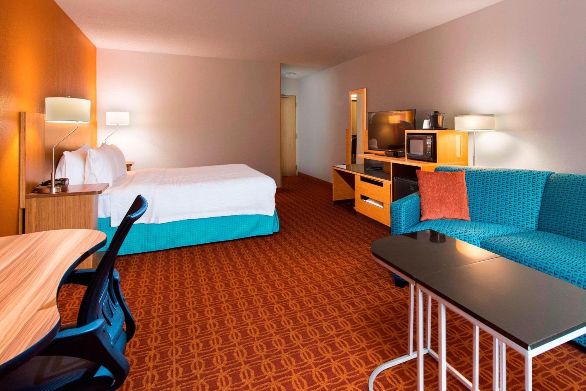 Fairfield Inn & Suites By Marriott Fort Myers Cape Coral Cypress Lake Buitenkant foto