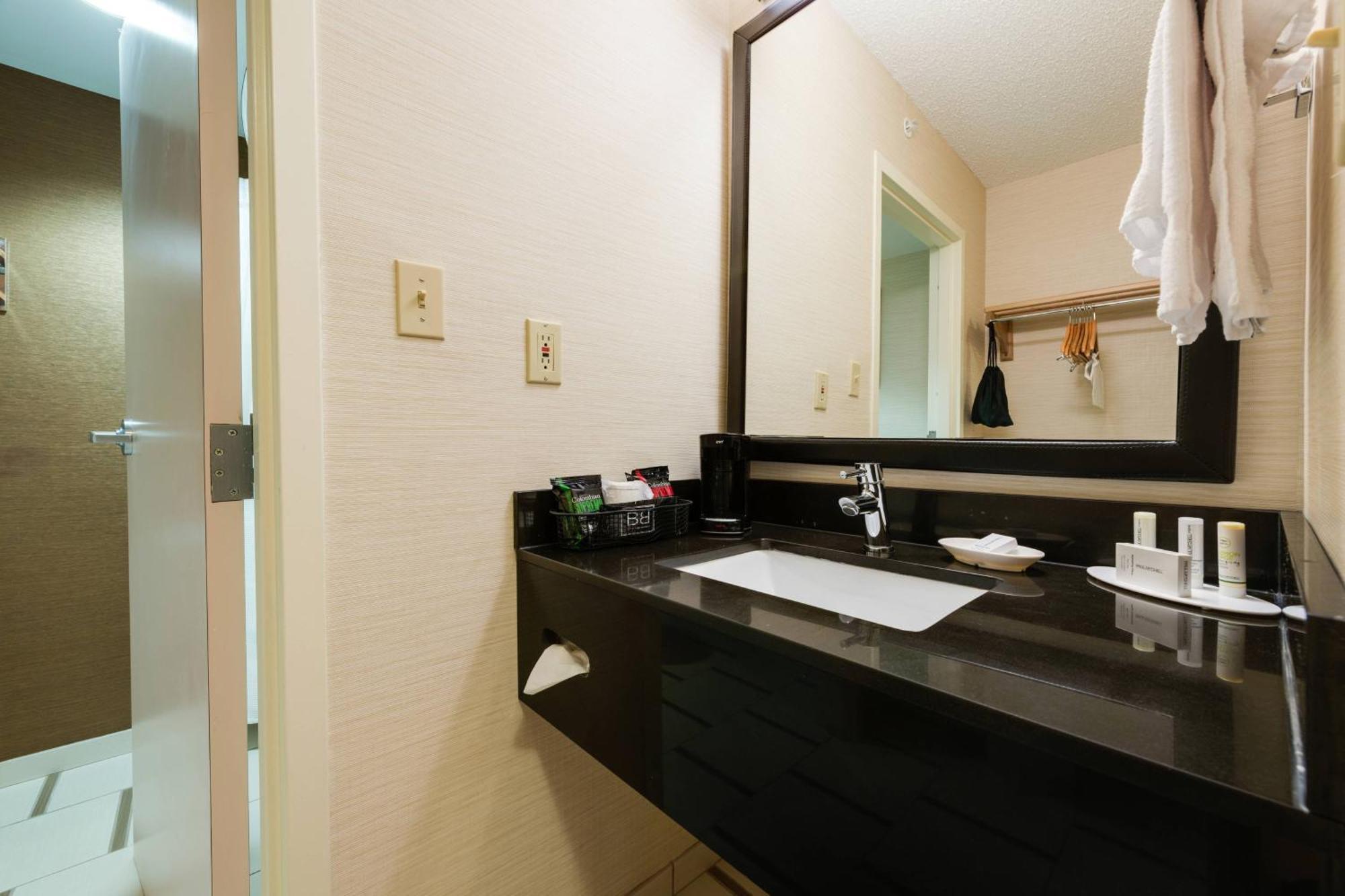 Fairfield Inn & Suites By Marriott Fort Myers Cape Coral Cypress Lake Buitenkant foto