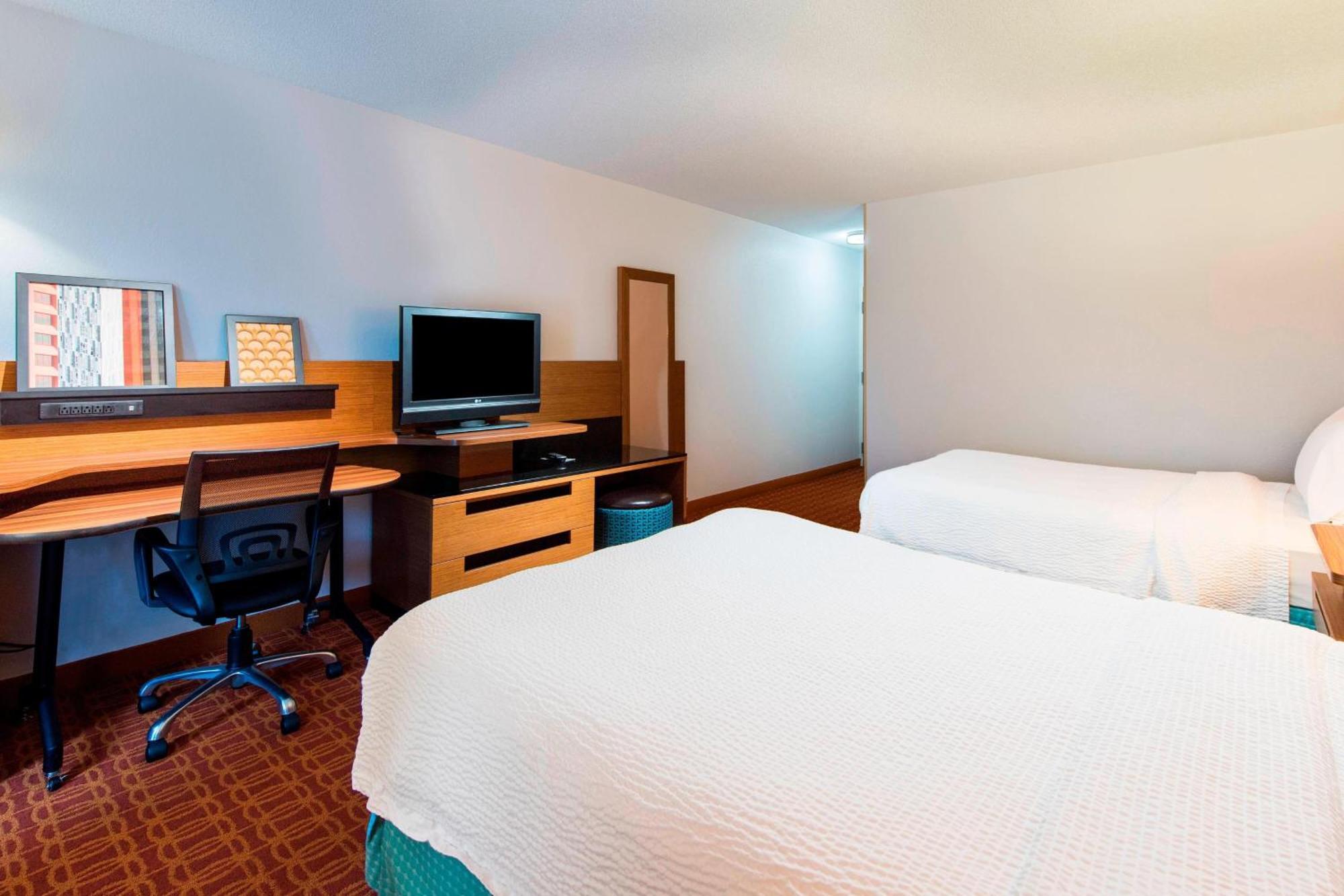 Fairfield Inn & Suites By Marriott Fort Myers Cape Coral Cypress Lake Buitenkant foto