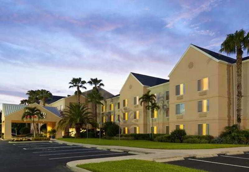 Fairfield Inn & Suites By Marriott Fort Myers Cape Coral Cypress Lake Buitenkant foto