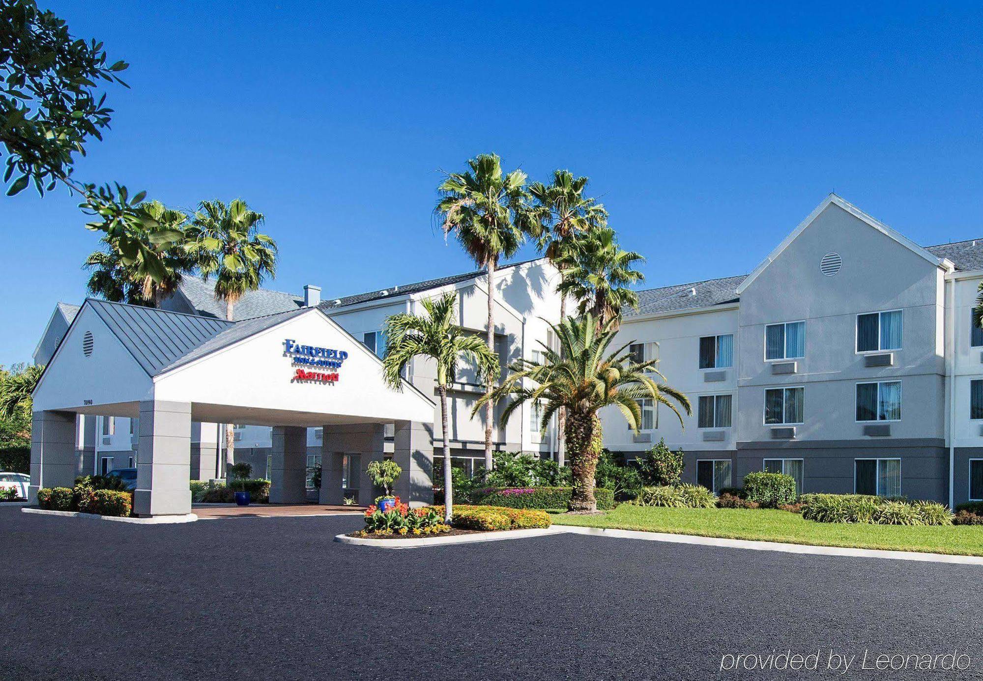 Fairfield Inn & Suites By Marriott Fort Myers Cape Coral Cypress Lake Buitenkant foto